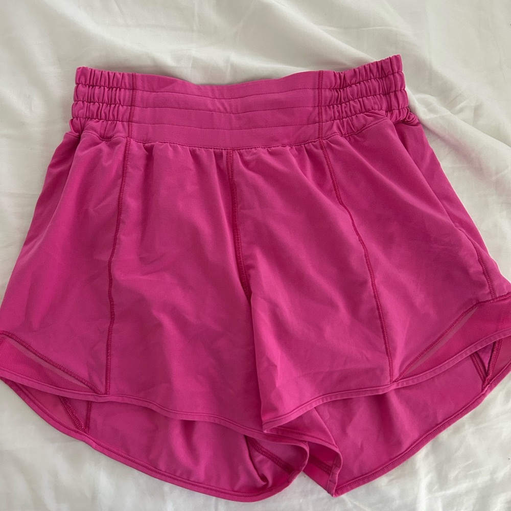 LULULEMON Hotty Hot Shorts 🩷 Size 4